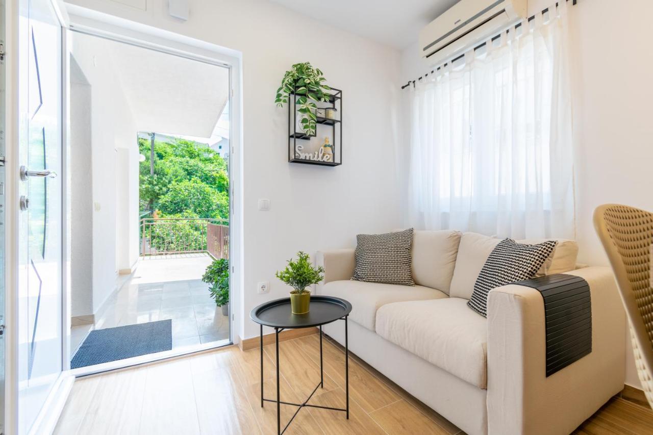 Zora Apartmán *